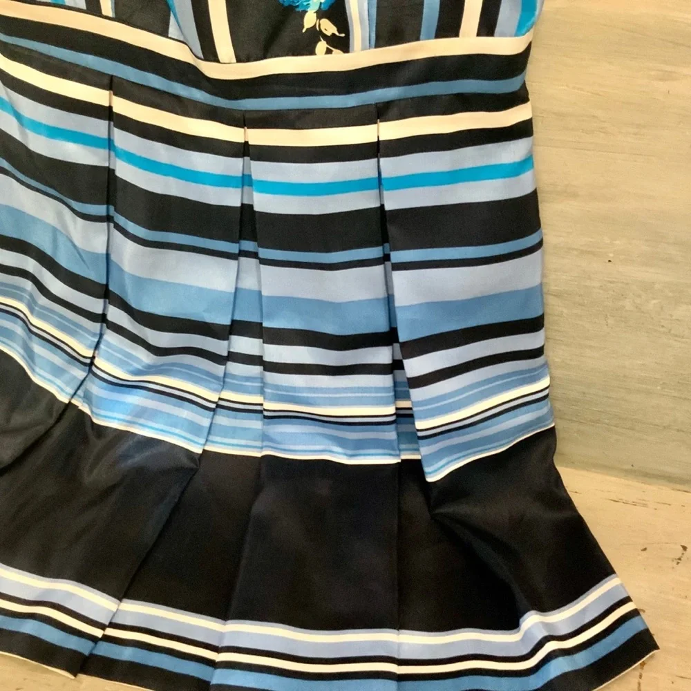 Julian Taylor Blue Fit and Flare Sleeveless Pockets Zipper Back‎ Dress